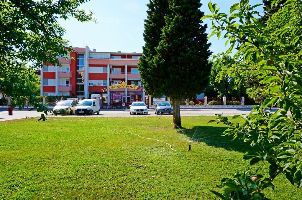 Gt Sunny Fort Apartments Slăntjev Brjag Exteriör bild